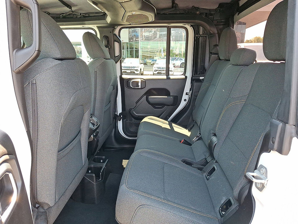 Used 2025 Jeep Gladiator Sport AWD/4WD image 26