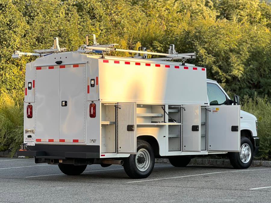 Used 2023 Ford E-350 and Econoline 350 Super Duty w/ Power Windows & Locks Group image 12