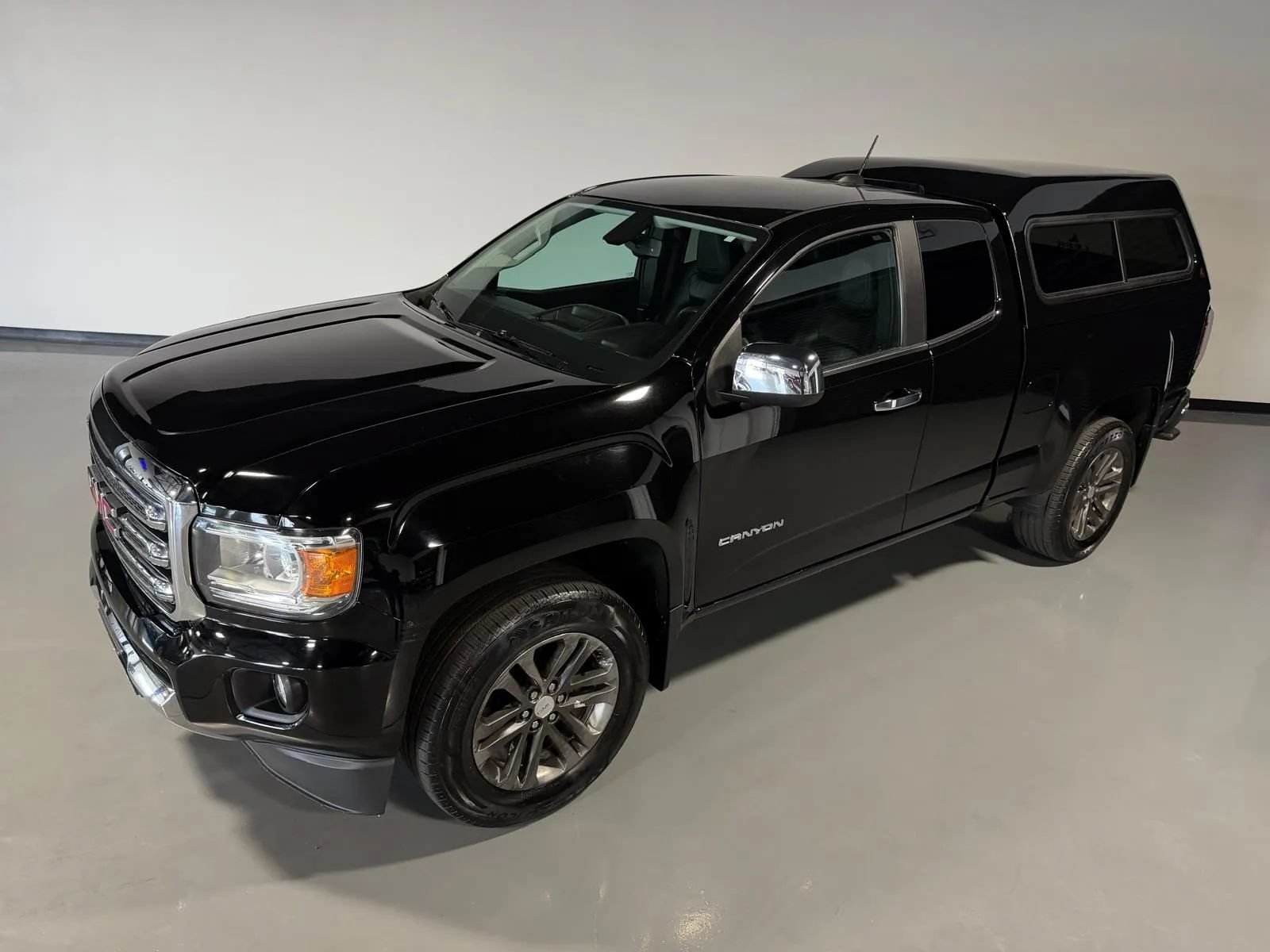 Used 2015 GMC Canyon SLT AWD/4WD image 35
