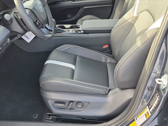 New 2026 Toyota Camry SE FWD image 4