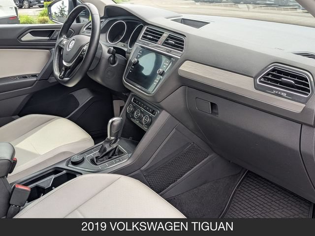 Used 2019 Volkswagen Tiguan SE AWD/4WD image 25