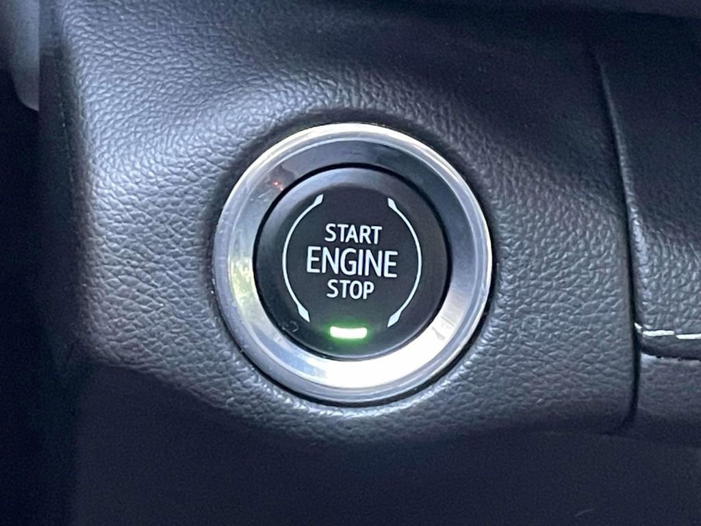 Used 2022 Buick Envision Avenir w/ Technology Package II FWD image 28