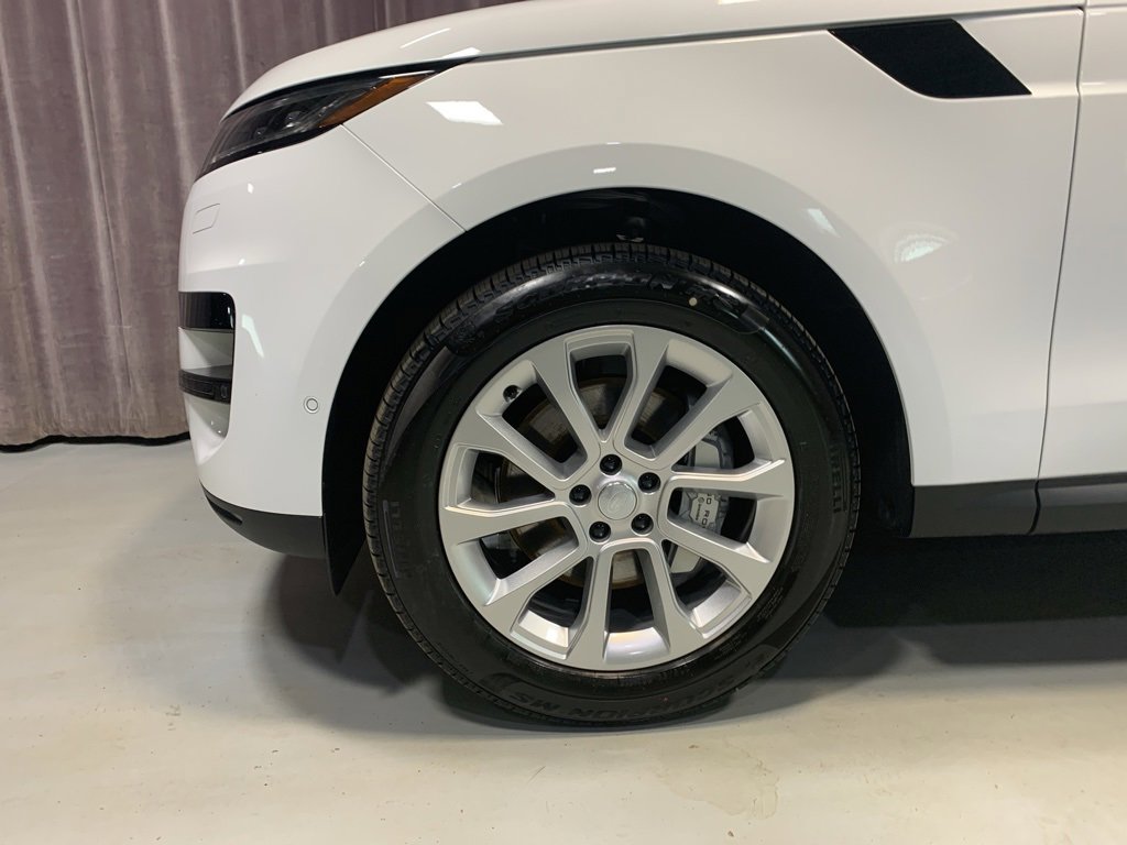Used 2025 Land Rover Range Rover Sport image 30