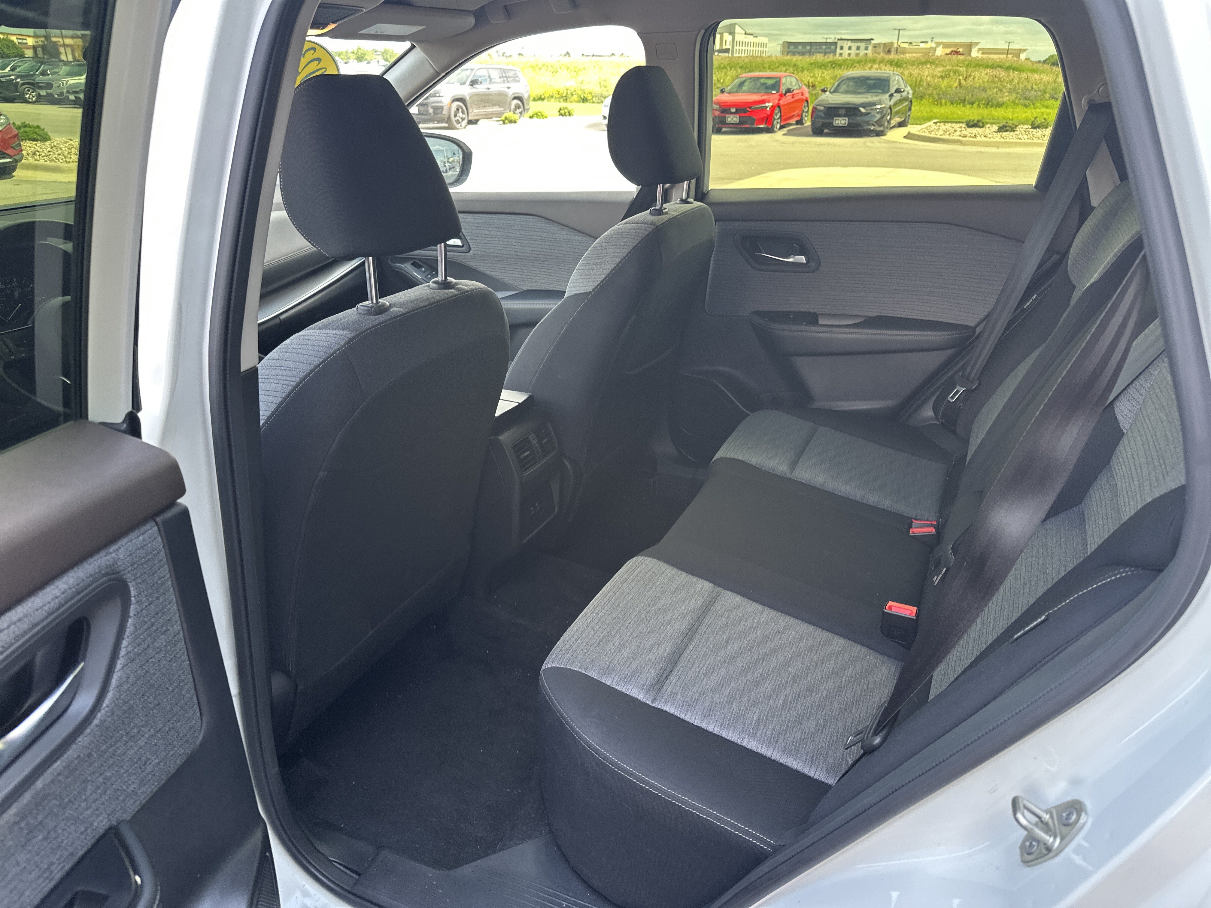 Used 2023 Nissan Rogue SV AWD/4WD image 26