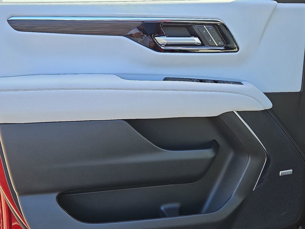 New 2025 Chevrolet Suburban Premier image 10