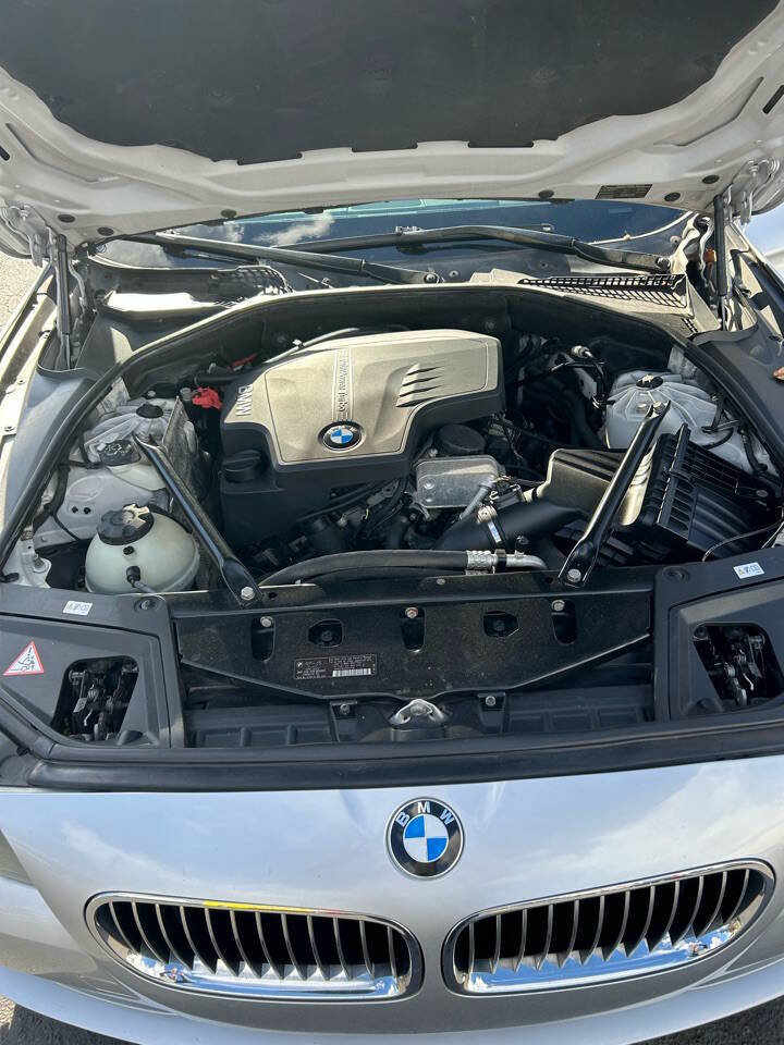 Used 2013 BMW 528i xDrive Sedan image 12