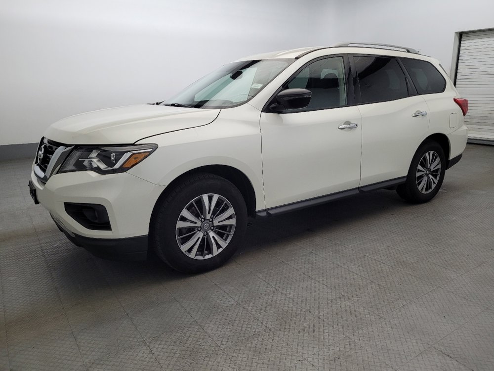 Used 2019 Nissan Pathfinder SV w/ SV Tech Package image 2