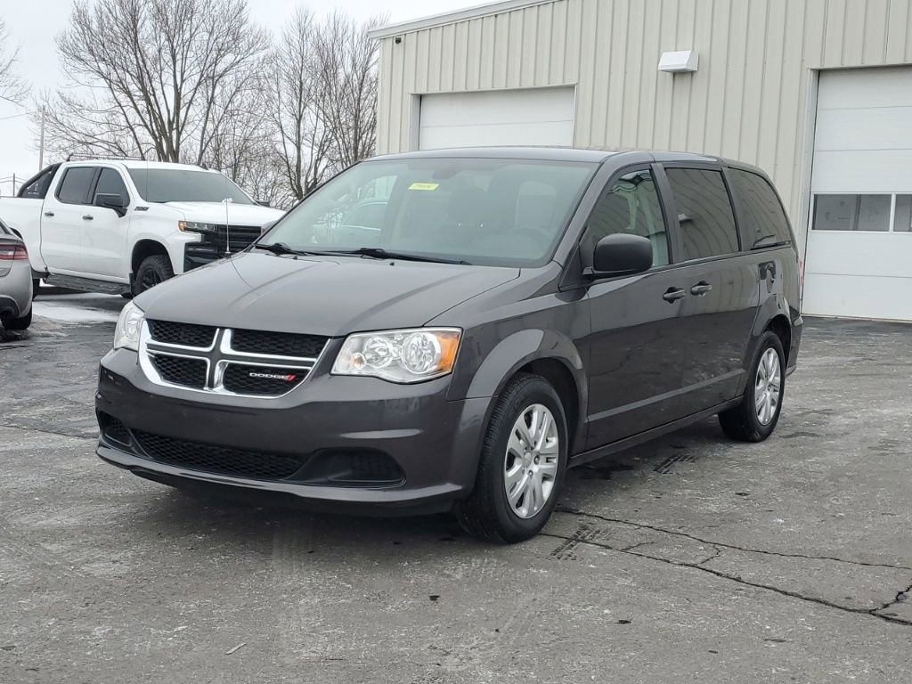 Used 2018 Dodge Grand Caravan SE w/ UConnect Hands-Free Group image 3