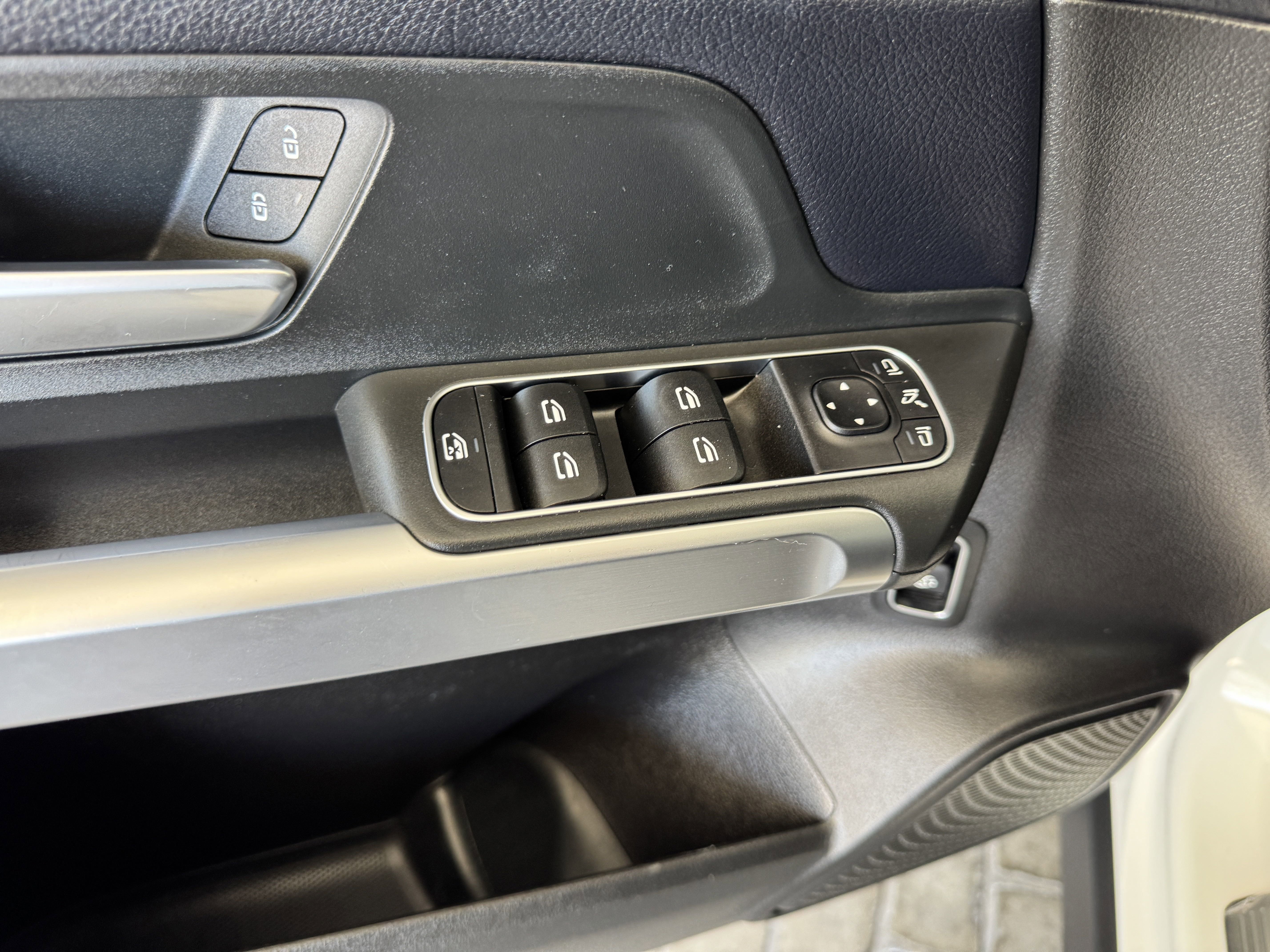 Used 2020 Mercedes-Benz GLB 250 4MATIC image 10