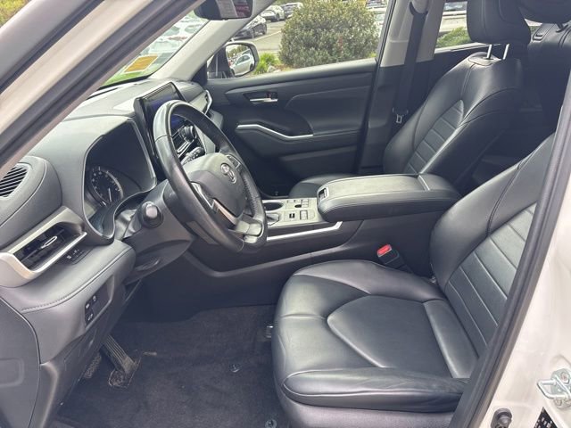 Used 2023 Toyota Highlander XLE AWD/4WD image 24