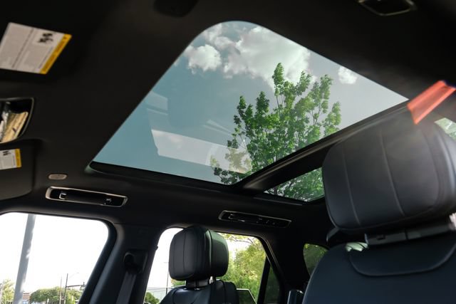New 2026 Land Rover Range Rover Sport Dynamic SE AWD/4WD image 5