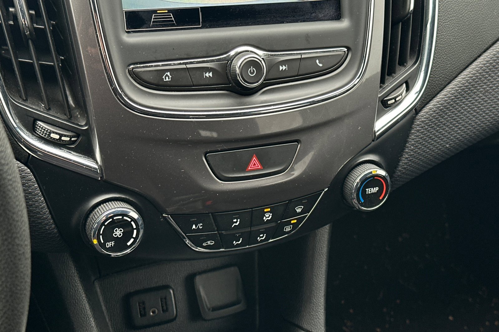 Used 2019 Chevrolet Cruze LS image 18