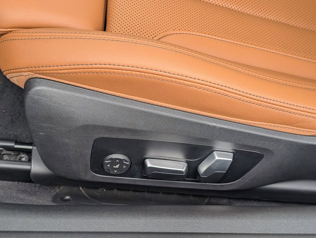 Used 2023 BMW 430i xDrive Convertible w/ Convenience Package image 18