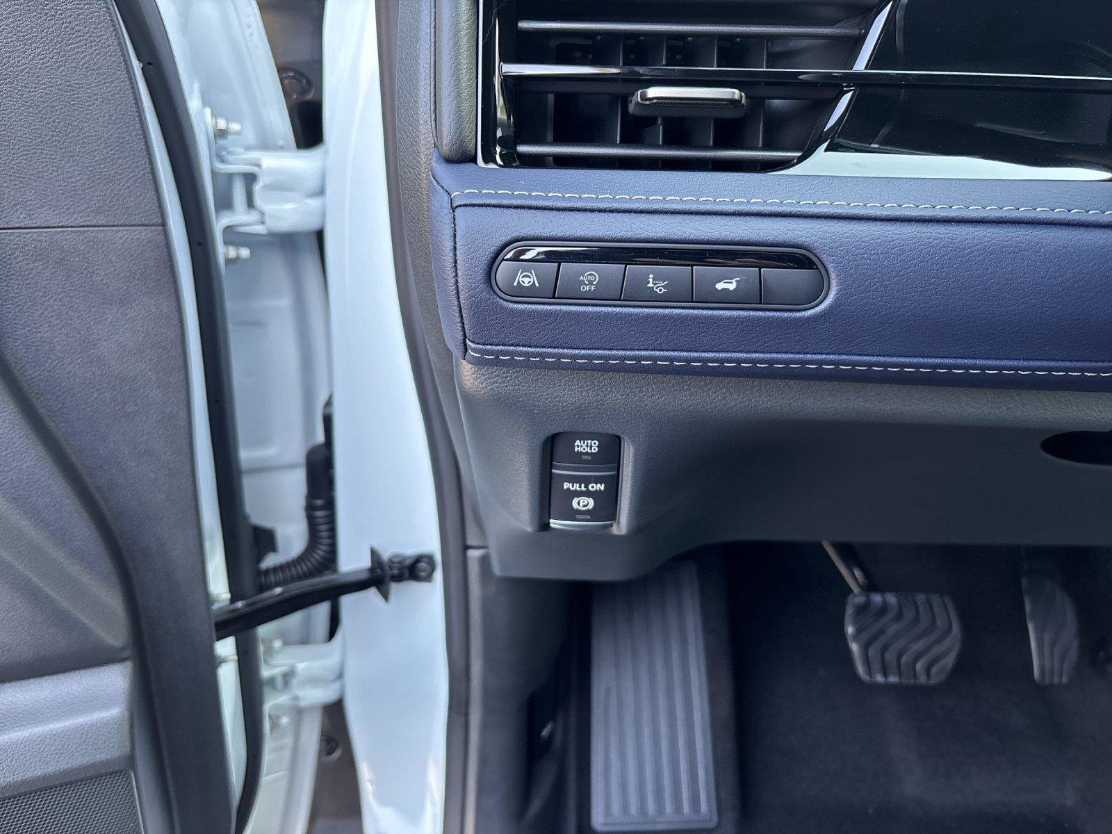 New 2027 INFINITI QX80 Sensory AWD/4WD image 17