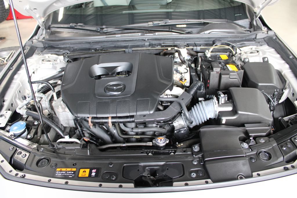 Used 2023 MAZDA MAZDA3 s FWD image 9