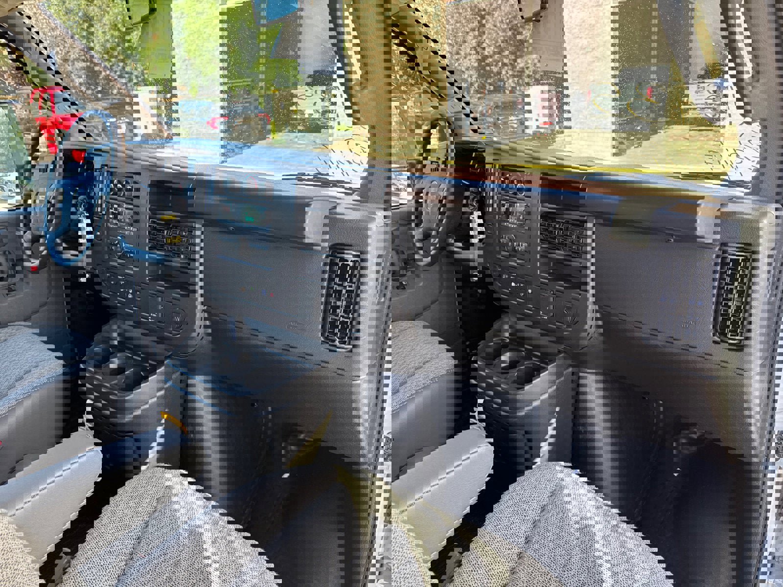 New 2025 GMC Savana 3500 w/ Power Convenience Package image 18