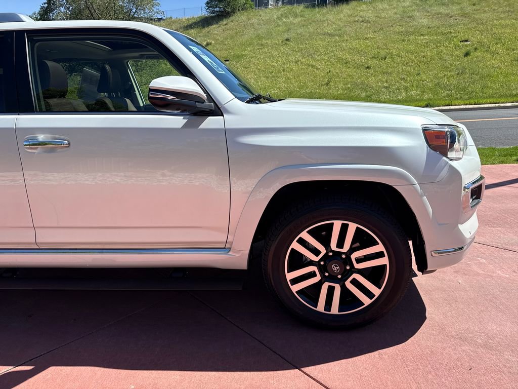 Used 2024 Toyota 4Runner Limited AWD/4WD image 36