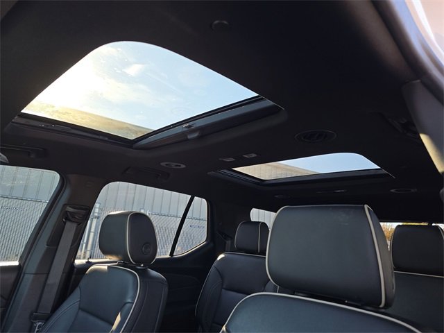 Used 2023 Chevrolet Traverse Premier w/ Redline Edition image 31