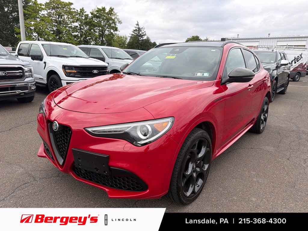 Used 2023 Alfa Romeo Stelvio Estrema AWD/4WD image 1