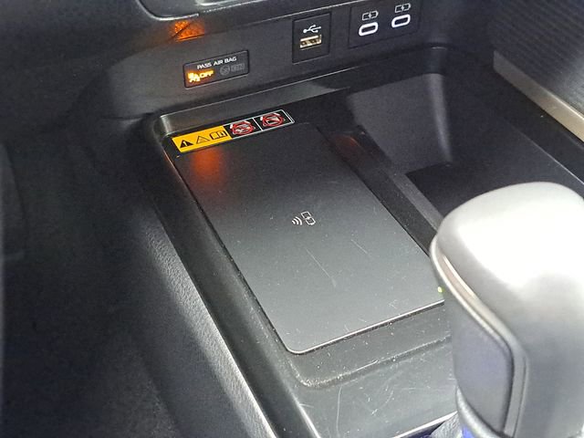 Used 2025 Toyota Camry SE image 17