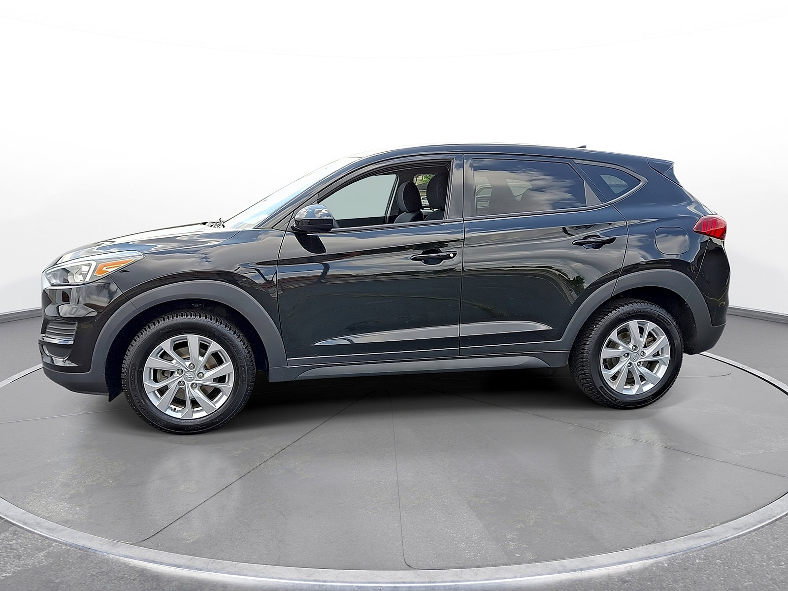 Used 2021 Hyundai Tucson SE w/ Cargo Package FWD image 4
