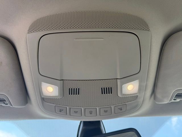 Used 2020 Ford Fusion SE FWD image 14
