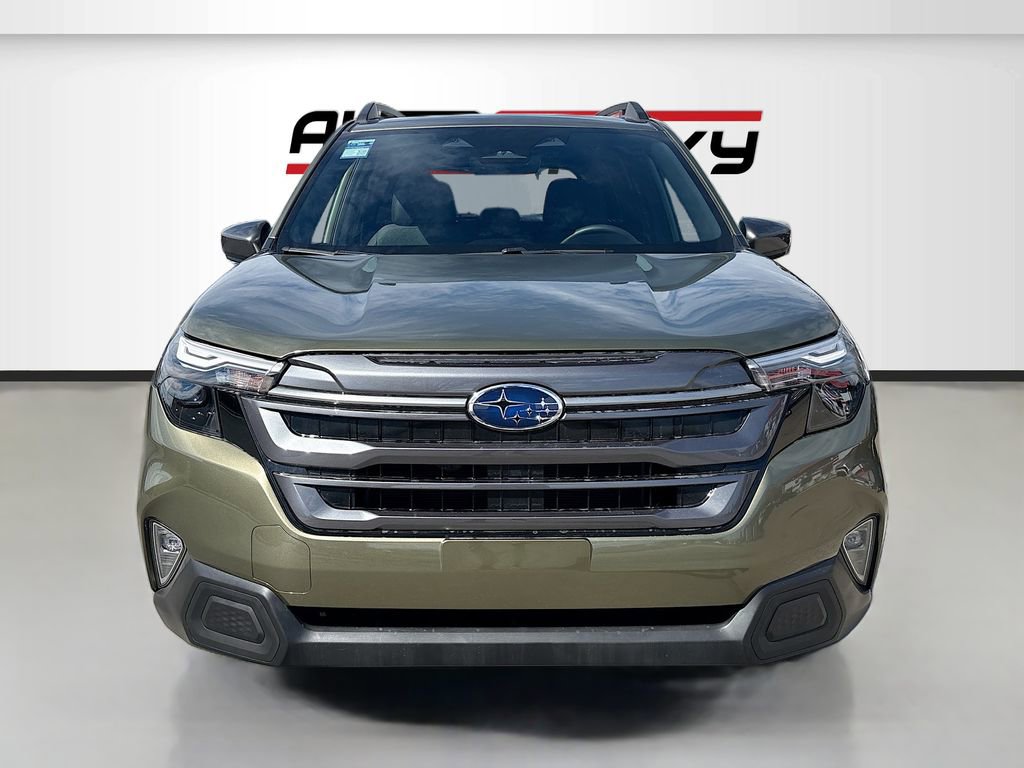 Used 2025 Subaru Forester Premium w/ Convenience Package #1 AWD/4WD image 2