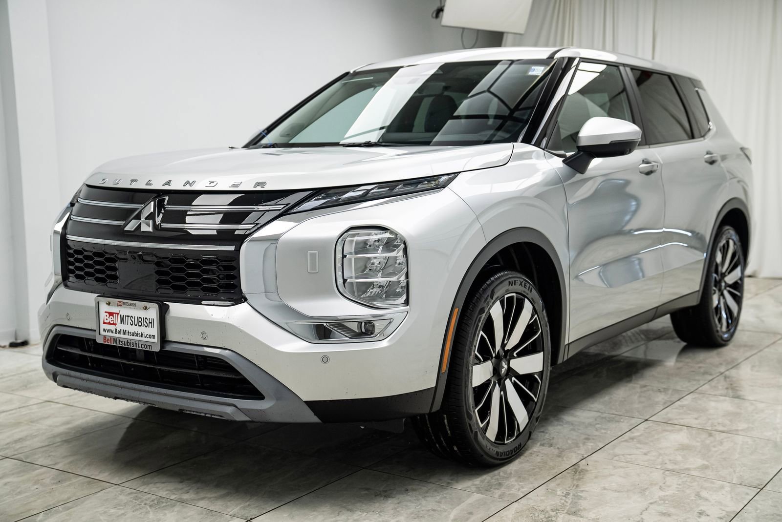 Used 2025 Mitsubishi Outlander SEL AWD/4WD image 6