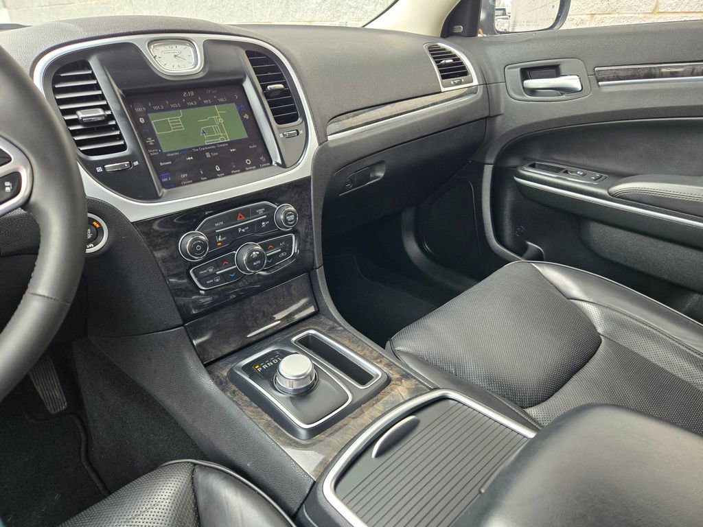 Used 2023 Chrysler 300 Touring L w/ Popular Equipment Group RWD image 22