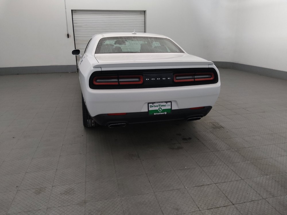 Used 2016 Dodge Challenger R/T w/ Driver Convenience Group RWD image 6