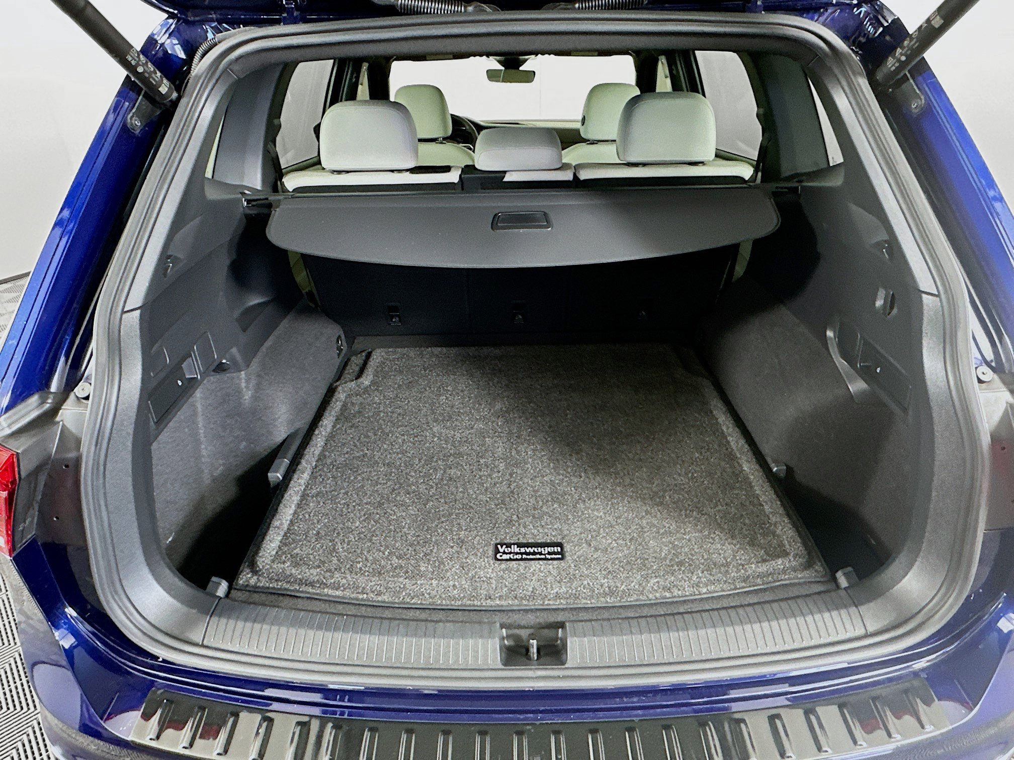 Used 2022 Volkswagen Tiguan SEL R-Line AWD/4WD image 29