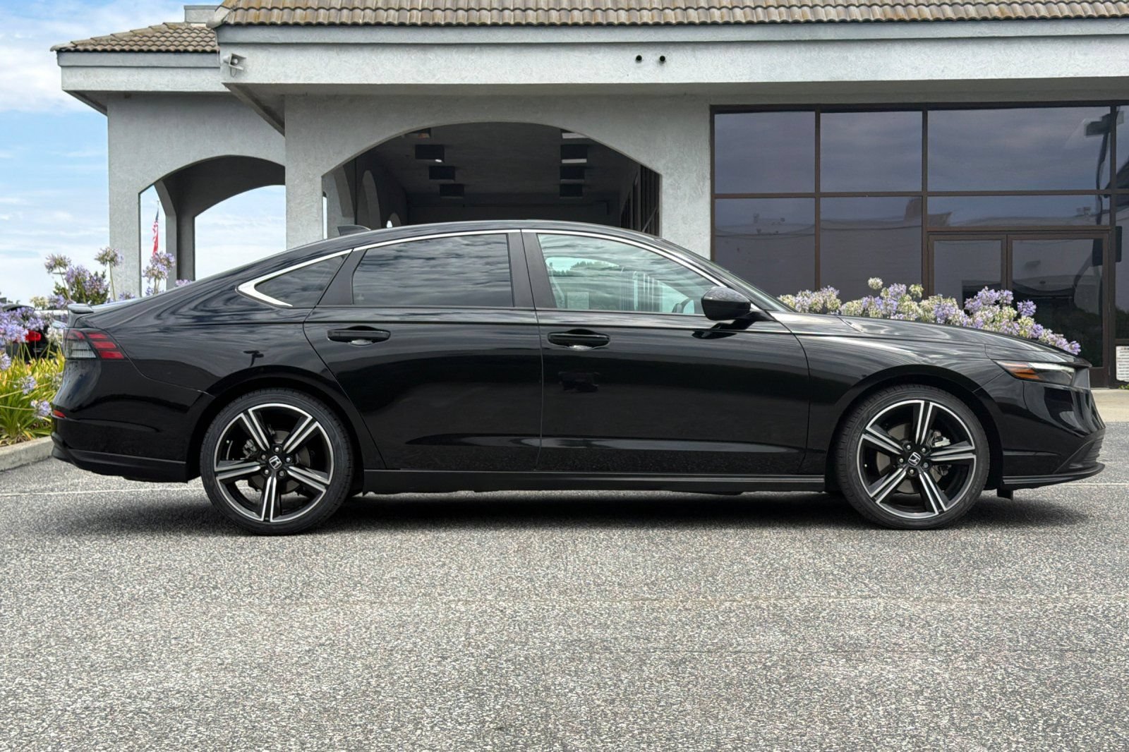 Used 2025 Honda Accord Sport image 3