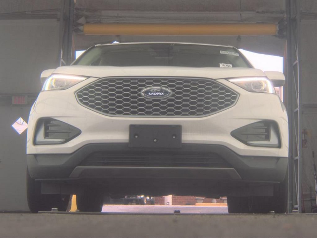 Used 2023 Ford Edge SEL AWD/4WD image 4