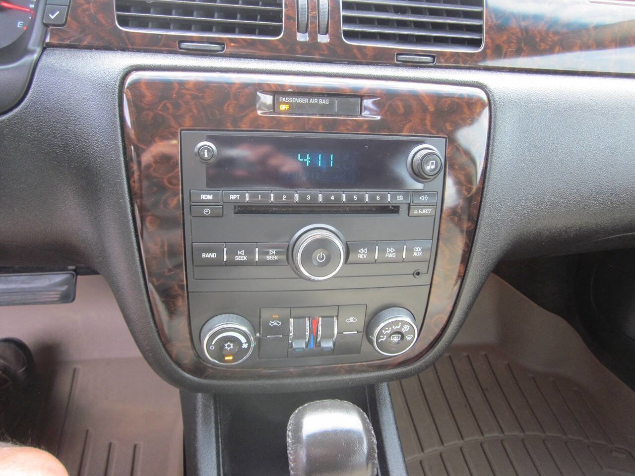 Used 2012 Chevrolet Impala LT FWD image 22