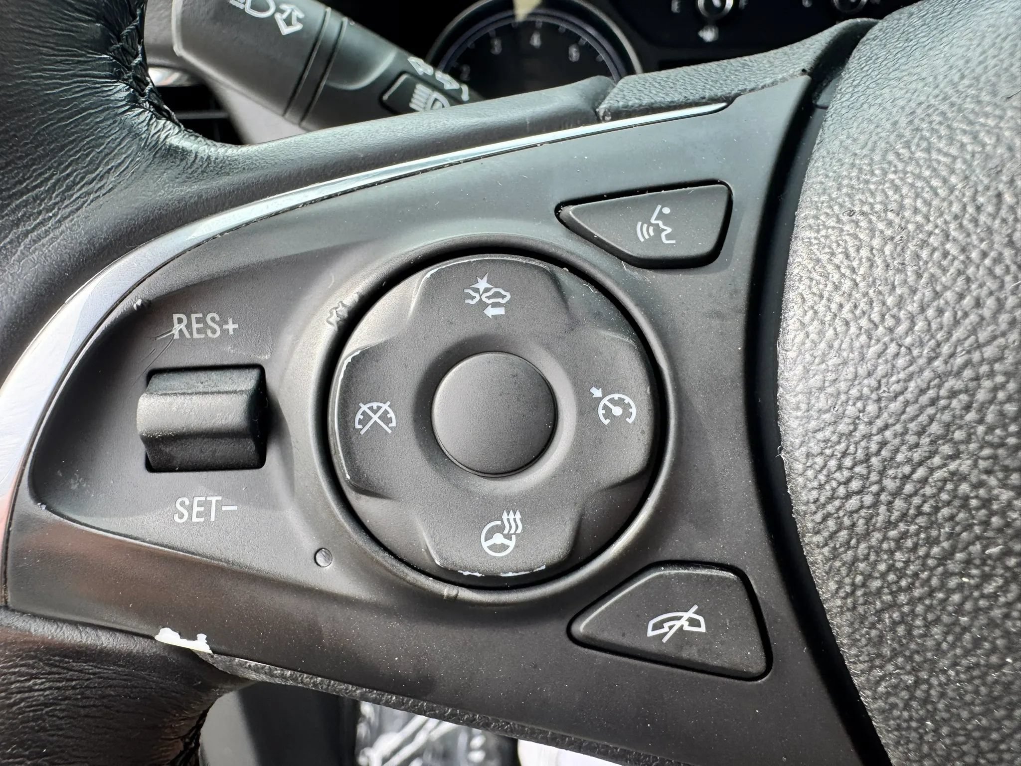 Used 2019 Buick Enclave Premium w/ Experience Buick Package FWD image 24