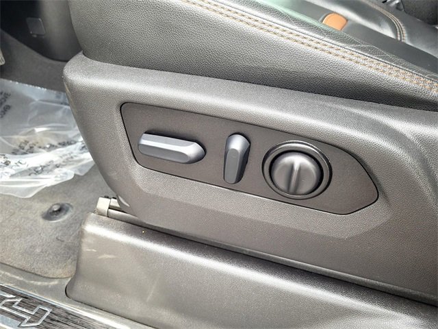 Used 2022 GMC Sierra 1500 AT4 w/ AT4 Carbonpro Edition image 10