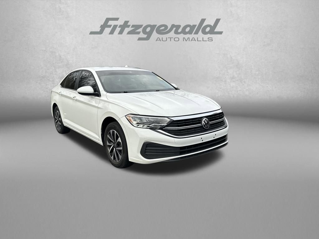 Used 2022 Volkswagen Jetta S FWD image 2