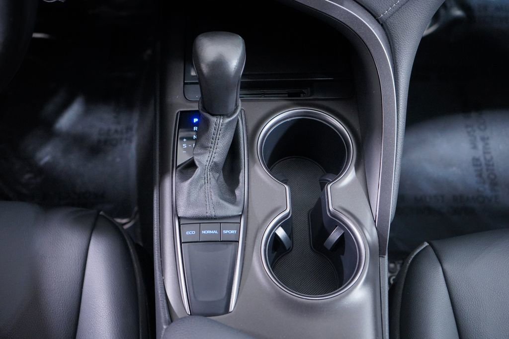 Used 2024 Toyota Camry SE image 13