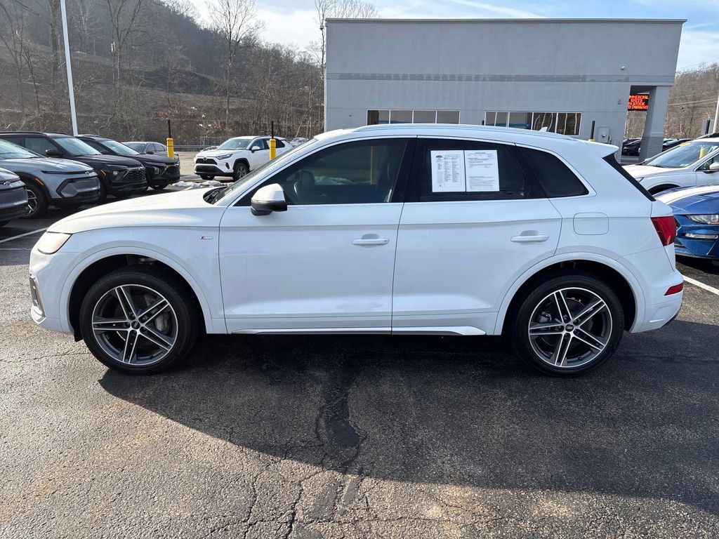 Used 2021 Audi Q5 e Premium Plus w/ Premium Plus Package image 2