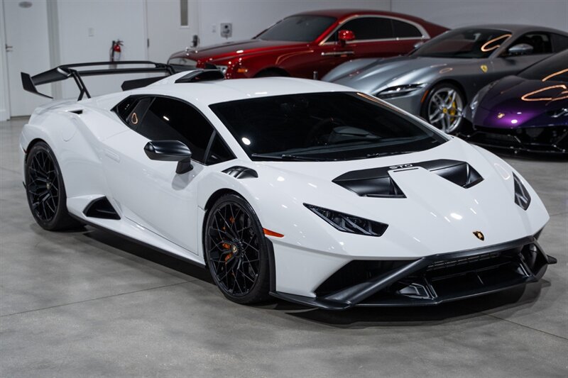 Used 2022 Lamborghini Huracan STO RWD image 8