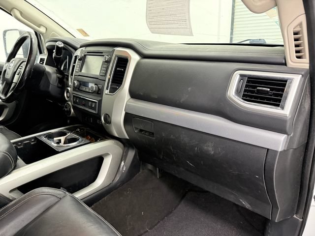 Used 2019 Nissan Titan PRO-4X w/ Pro-4x Convenience Package AWD/4WD image 12