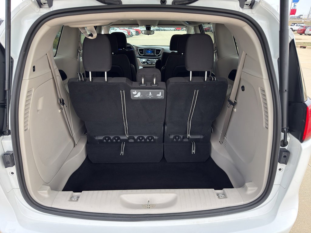 Used 2018 Chrysler Pacifica Touring Plus image 14