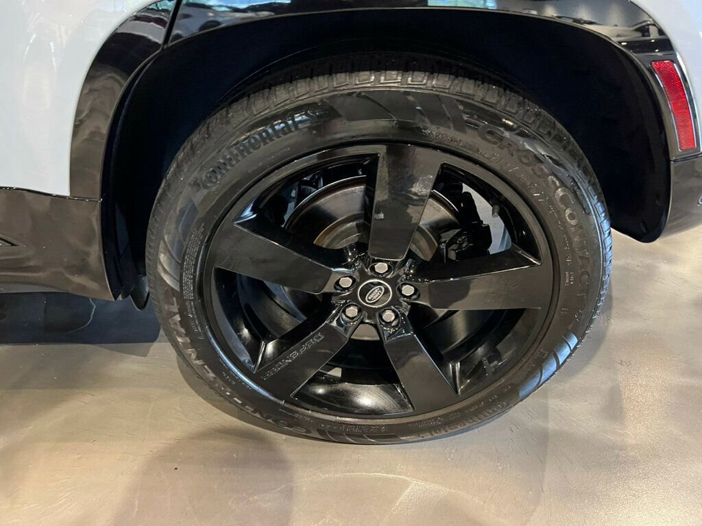 Used 2023 Land Rover Defender 110 image 11