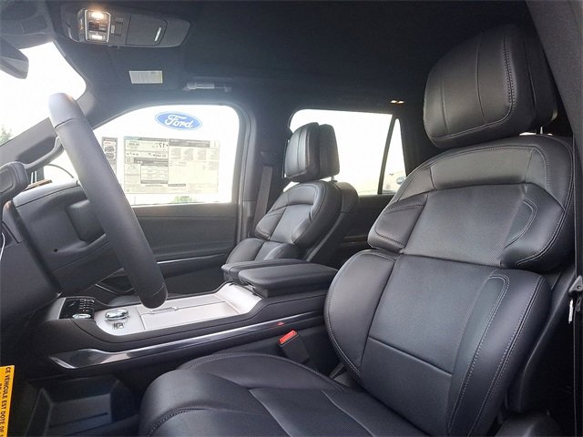 New 2025 Lincoln Navigator L Reserve w/ Jet Appearance Package image 6
