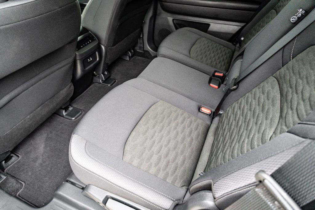 Used 2025 Nissan Pathfinder SV image 28