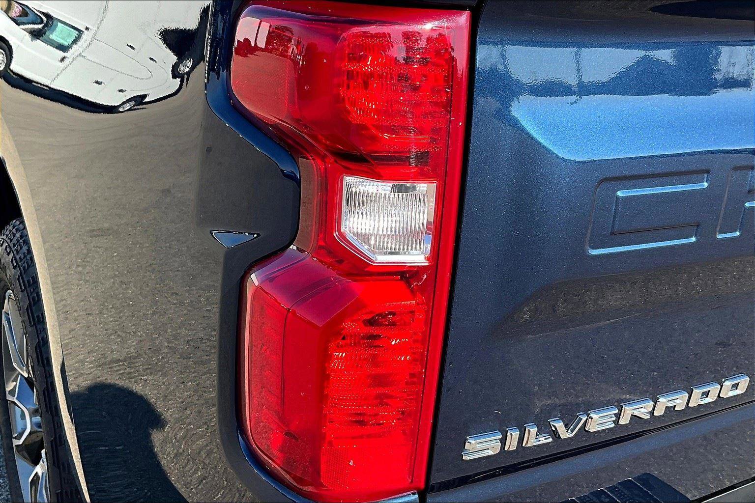 Used 2023 Chevrolet Silverado 1500 LT image 31