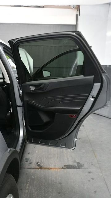Used 2022 Ford Escape SE FWD image 14