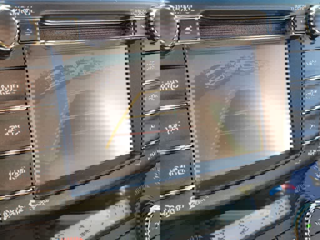 Used 2016 Toyota RAV4 XLE AWD/4WD image 25