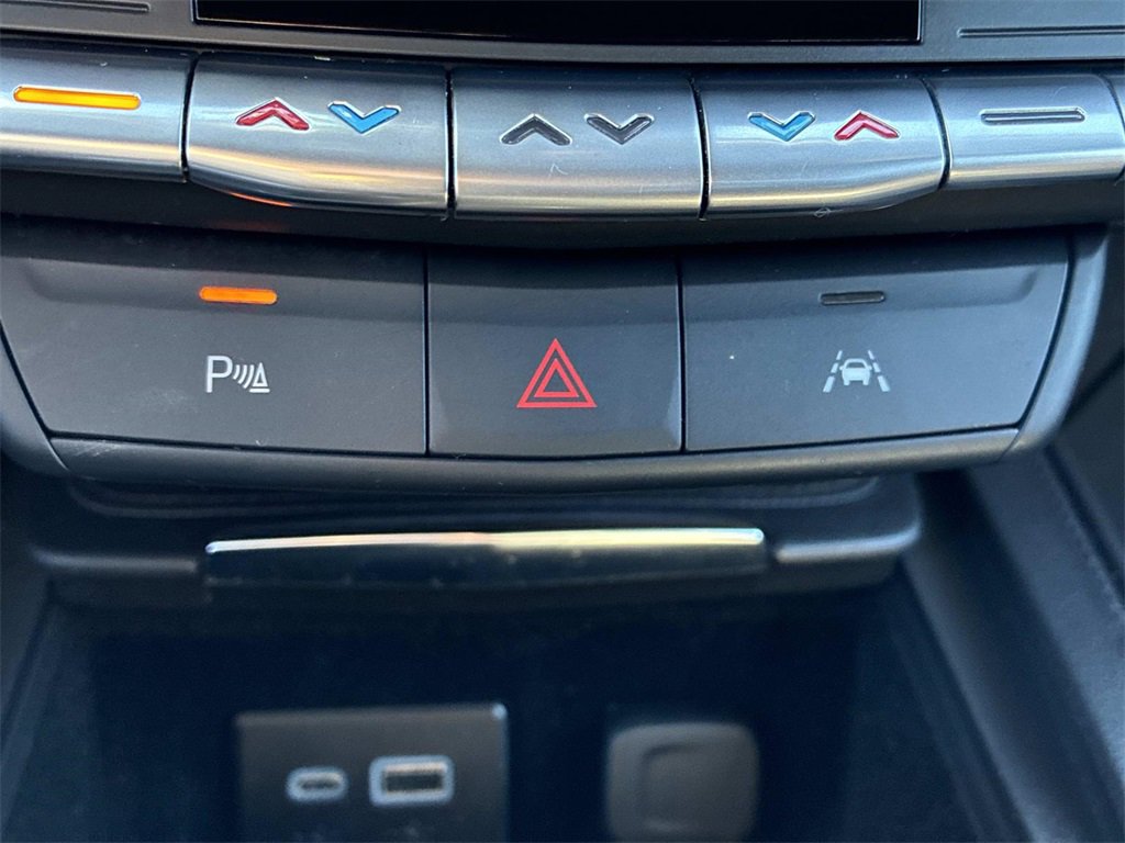 Used 2023 Cadillac XT4 Premium Luxury image 35