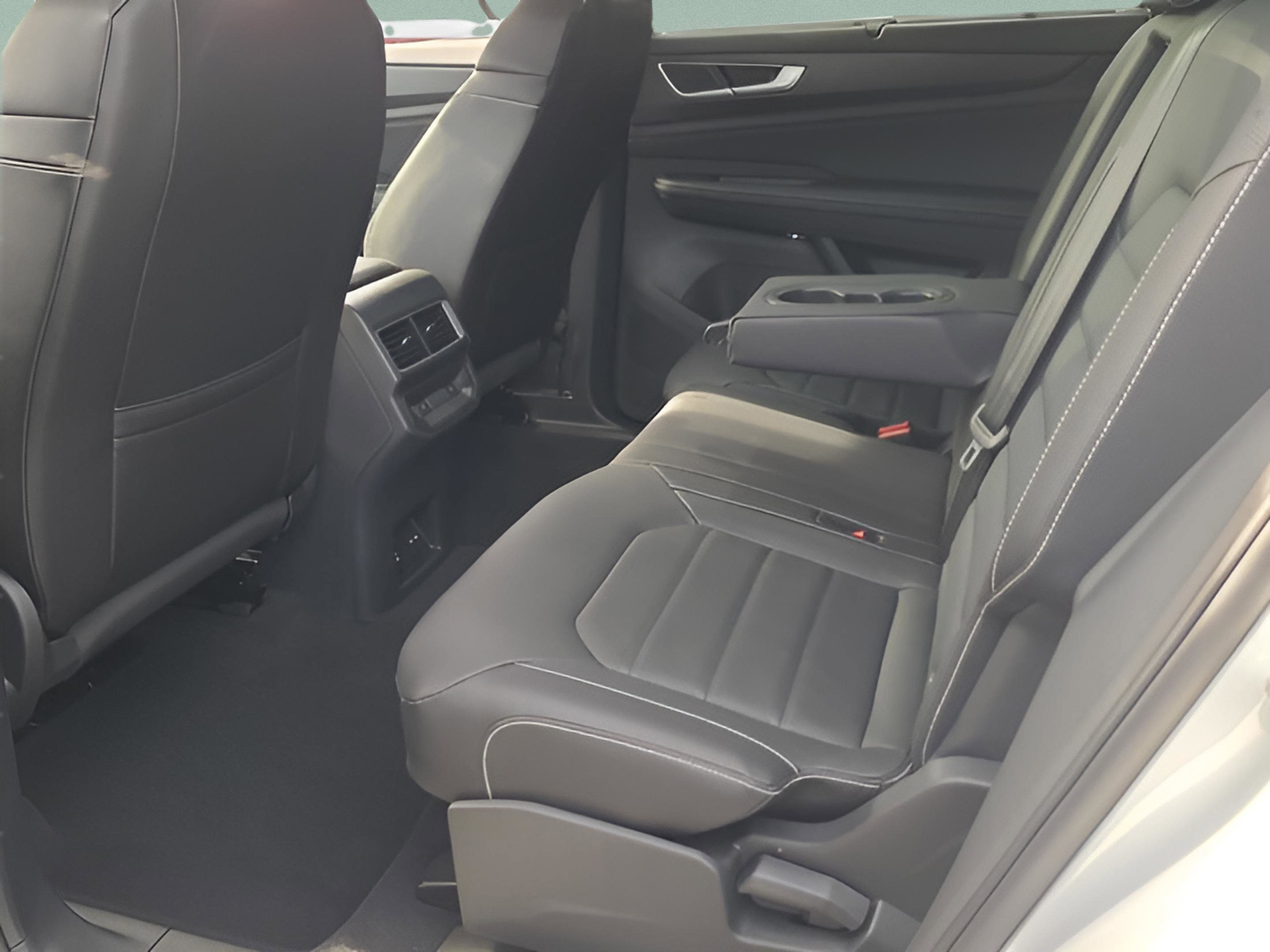 New 2026 Volkswagen Atlas Cross Sport SEL R-Line image 18